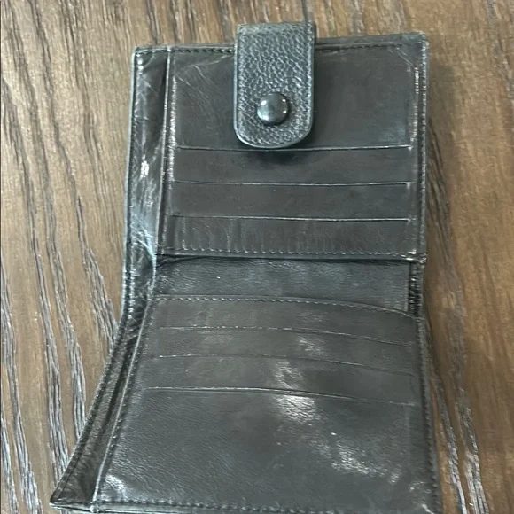 Chanel Black CC Leather Compact Wallet - Picture 4 of 7